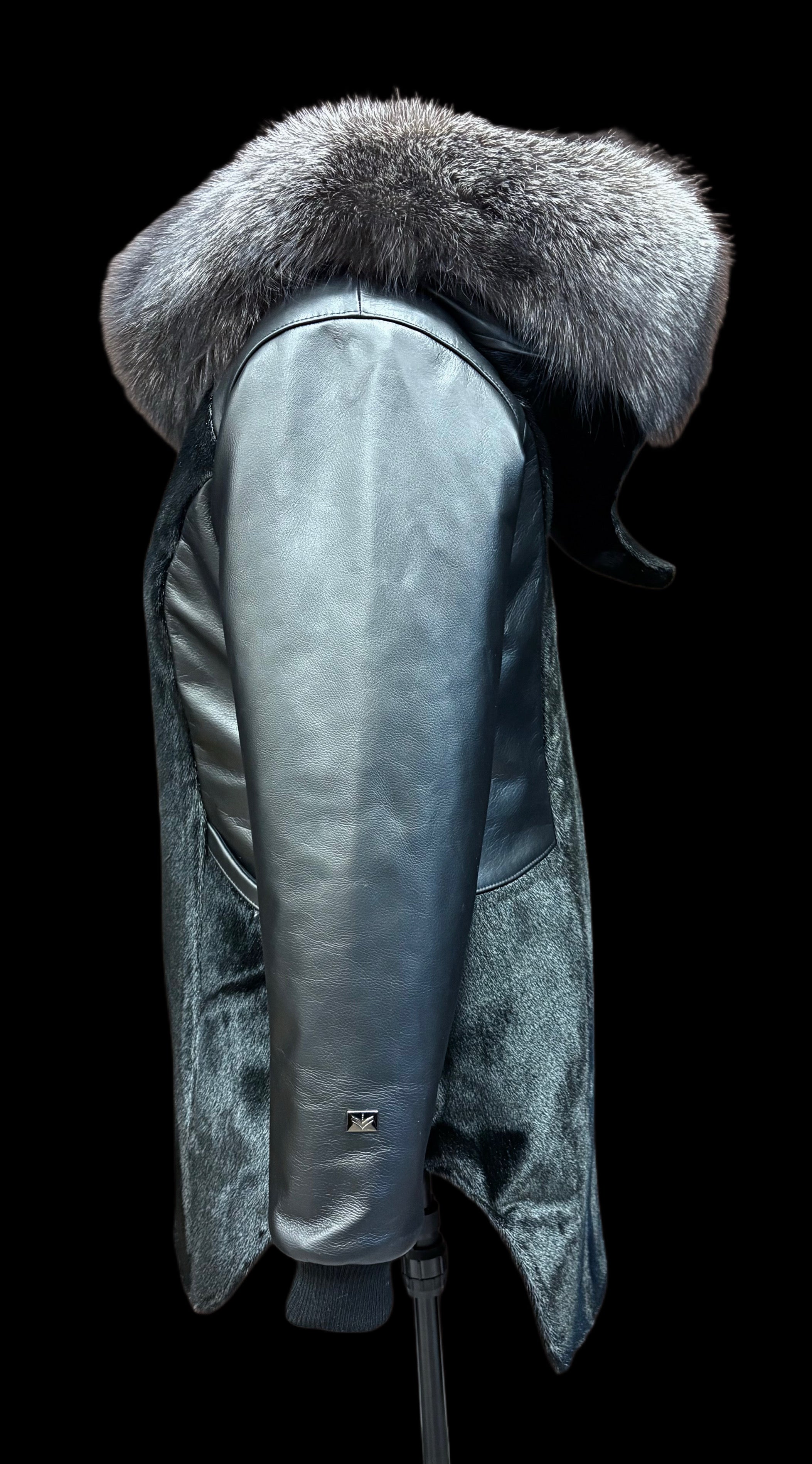 TAVVI 2.0 | ᑕᕝᕕ - BLACK SEALSKIN-2