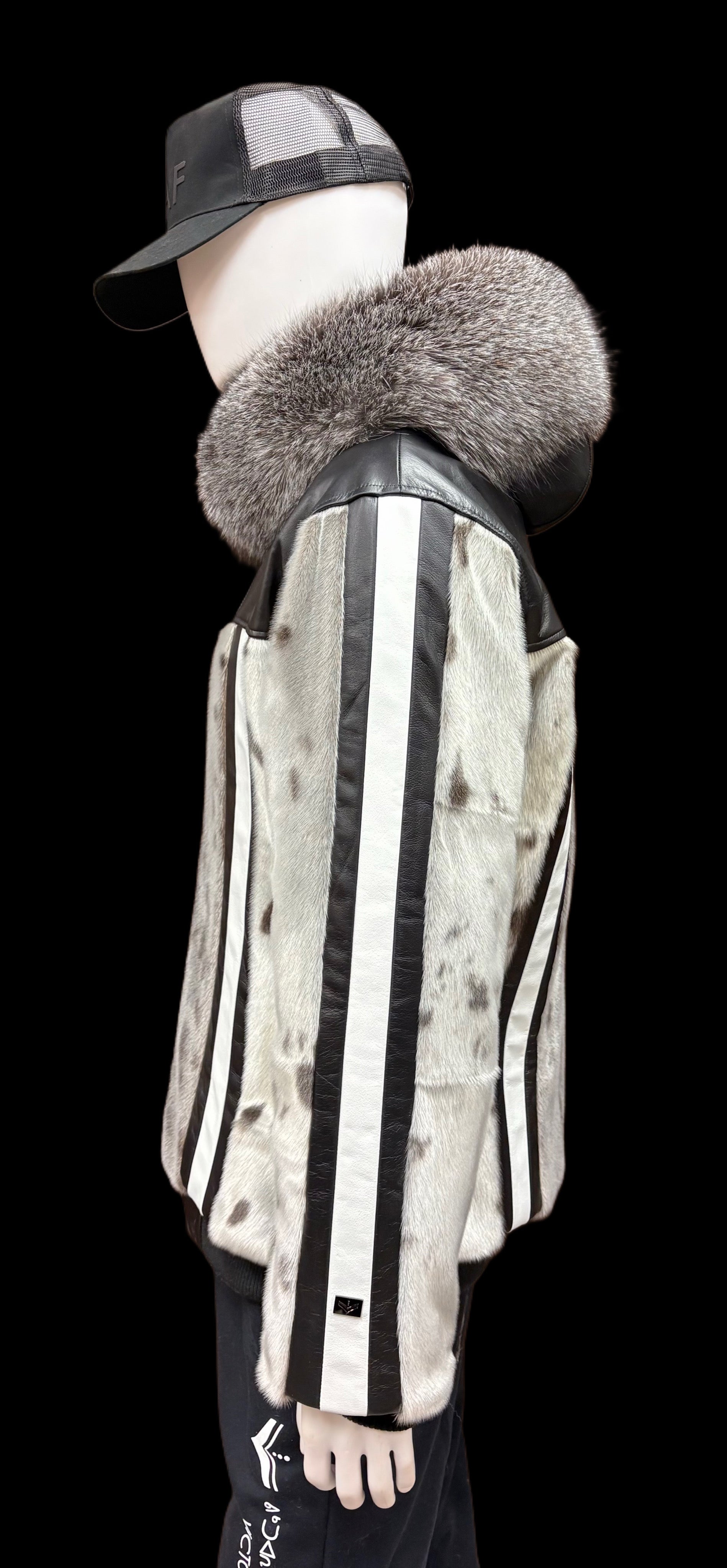 KAKUKTINNIQ | ᖃᑯᖅᑎᓐᓂᖅ - NATURAL SEALSKIN-3