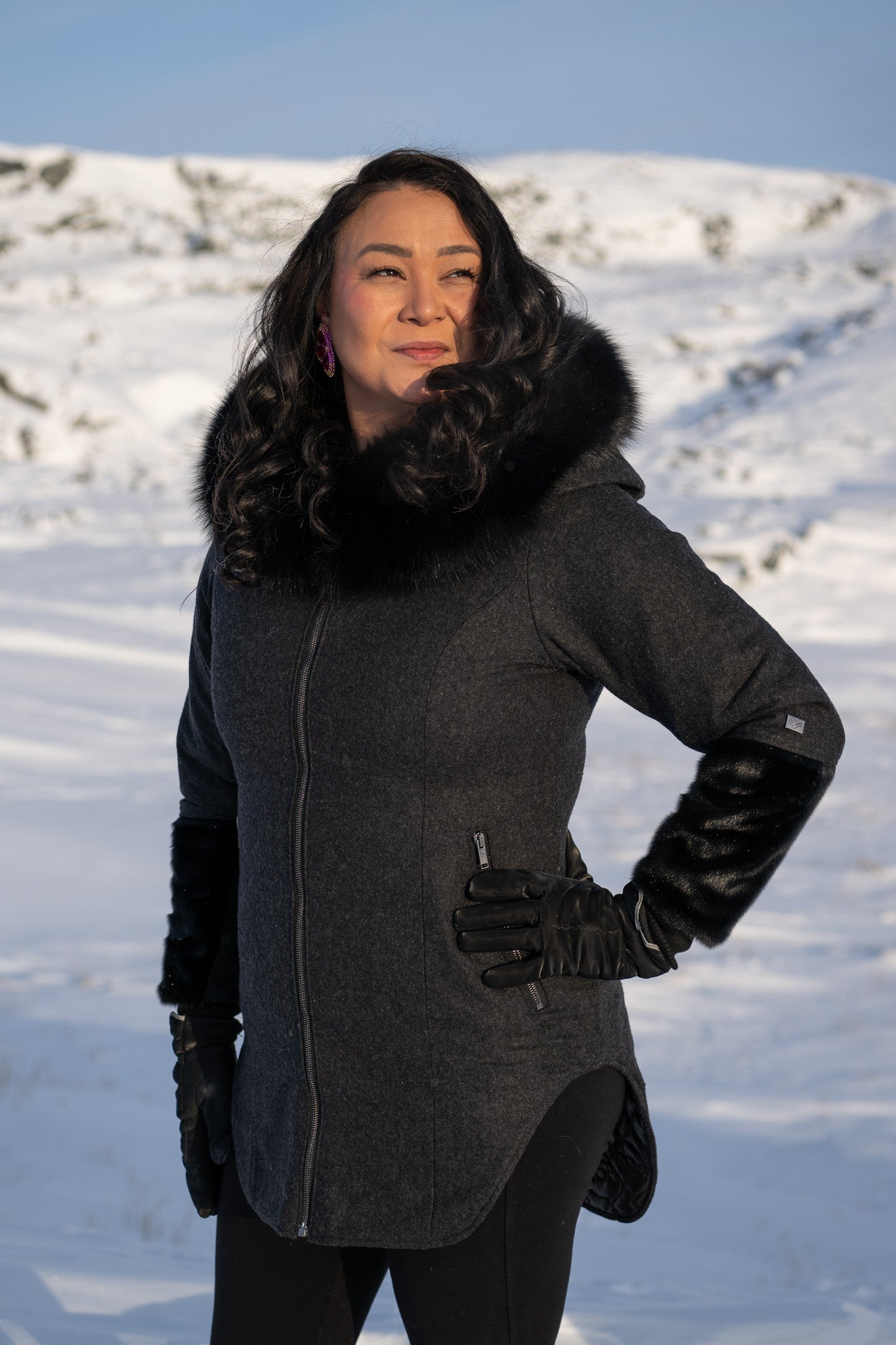 TAVVI | ᑕᕝᕕ - CHARCOAL-3