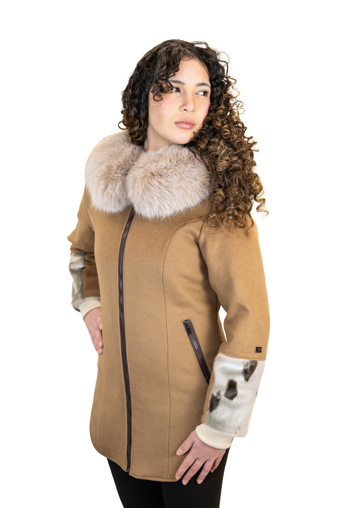 TAVVI | ᑕᕝᕕ - CAMEL-2