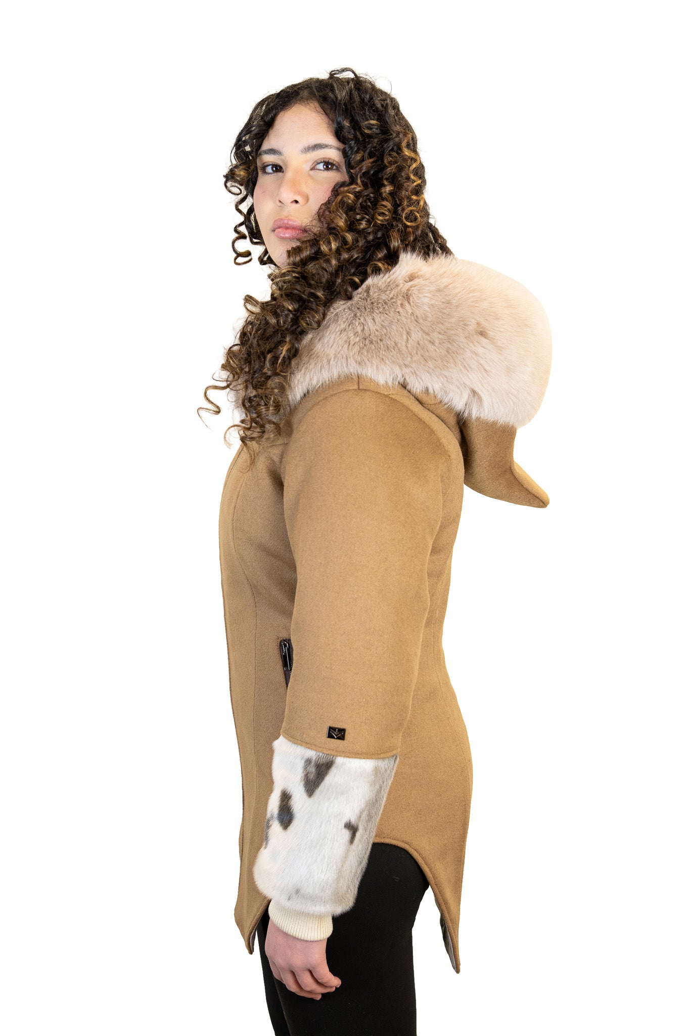 TAVVI | ᑕᕝᕕ - CAMEL-3