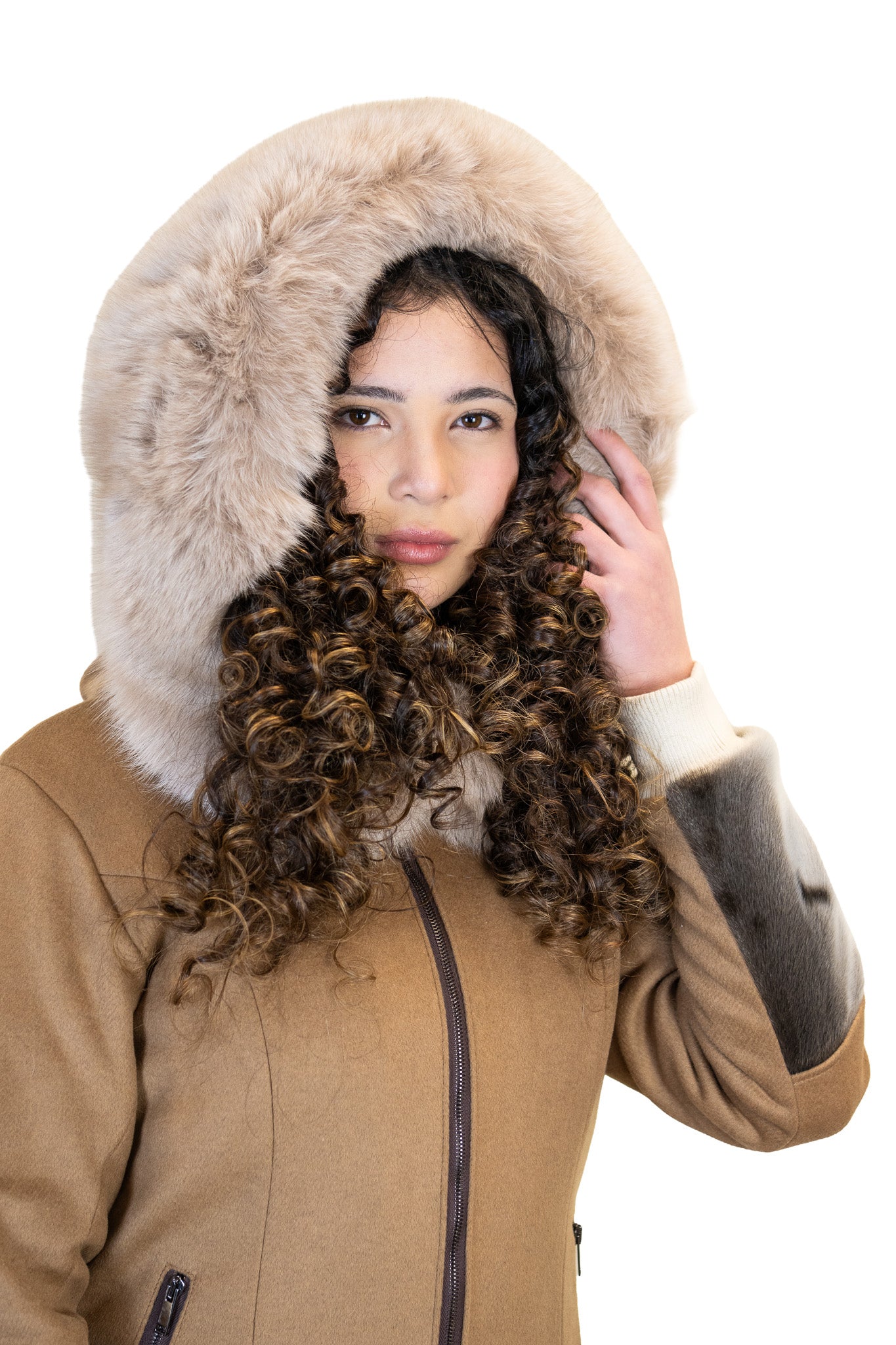 TAVVI | ᑕᕝᕕ - CAMEL-5