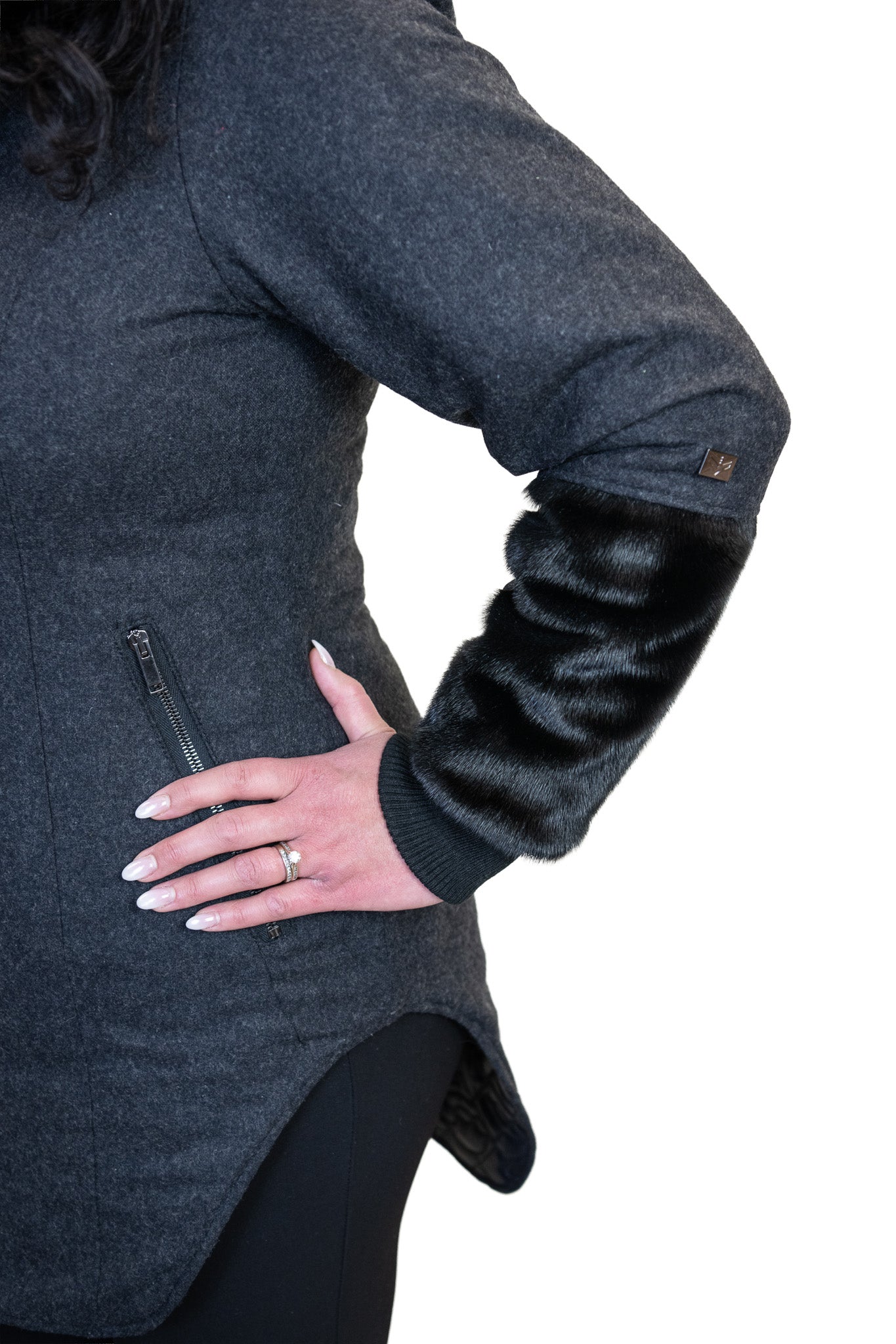 TAVVI | ᑕᕝᕕ - CHARCOAL-8