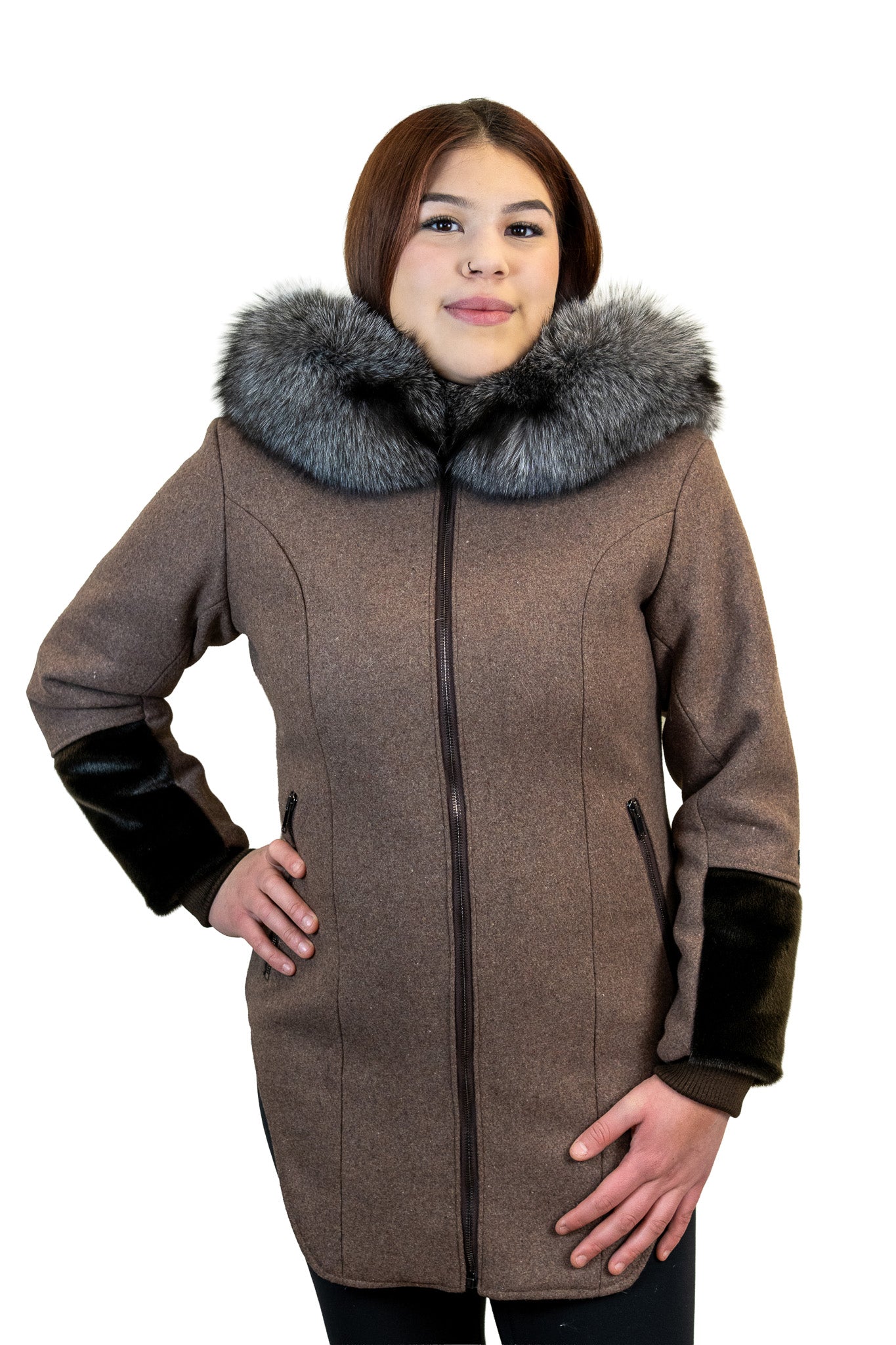 TAVVI | ᑕᕝᕕ - BROWN