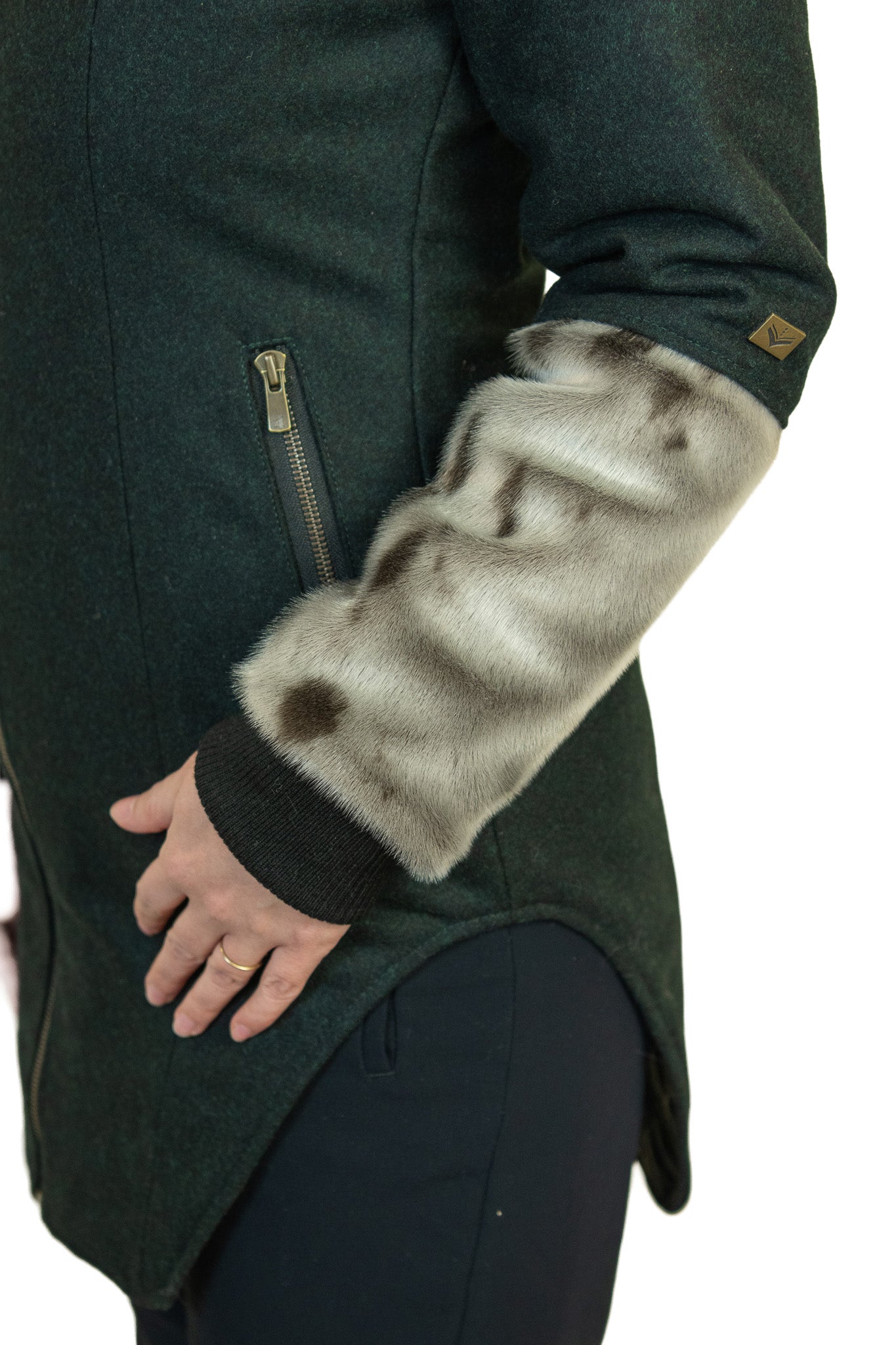 TAVVI | ᑕᕝᕕ - DARK GREEN-8